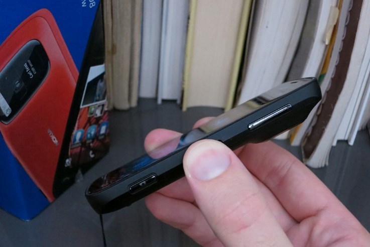 Nokia Pureview 808 (3).jpg
